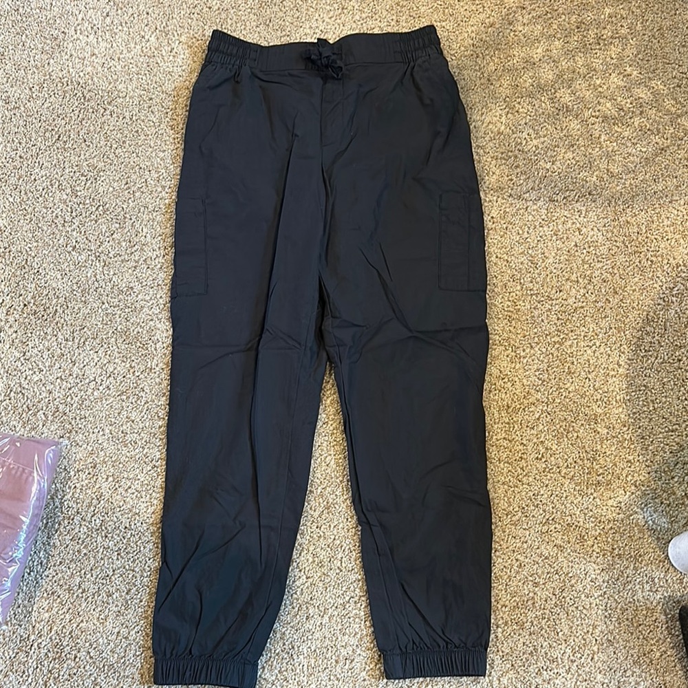 Old Navy Black Women’s Cargo Jogger Pants
